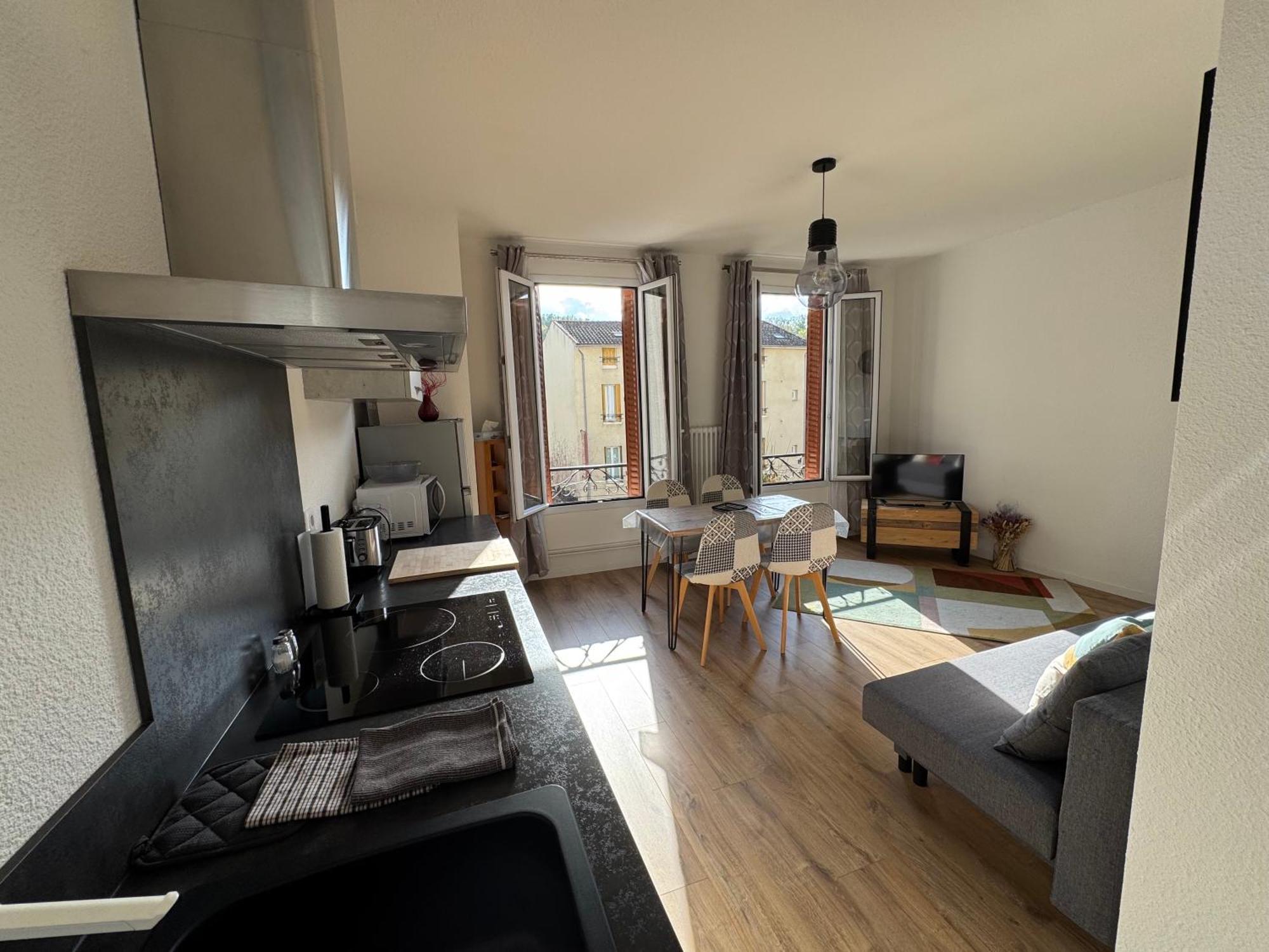 Appartement Le Madargue Idealement Place Châtel-Guyon Buitenkant foto