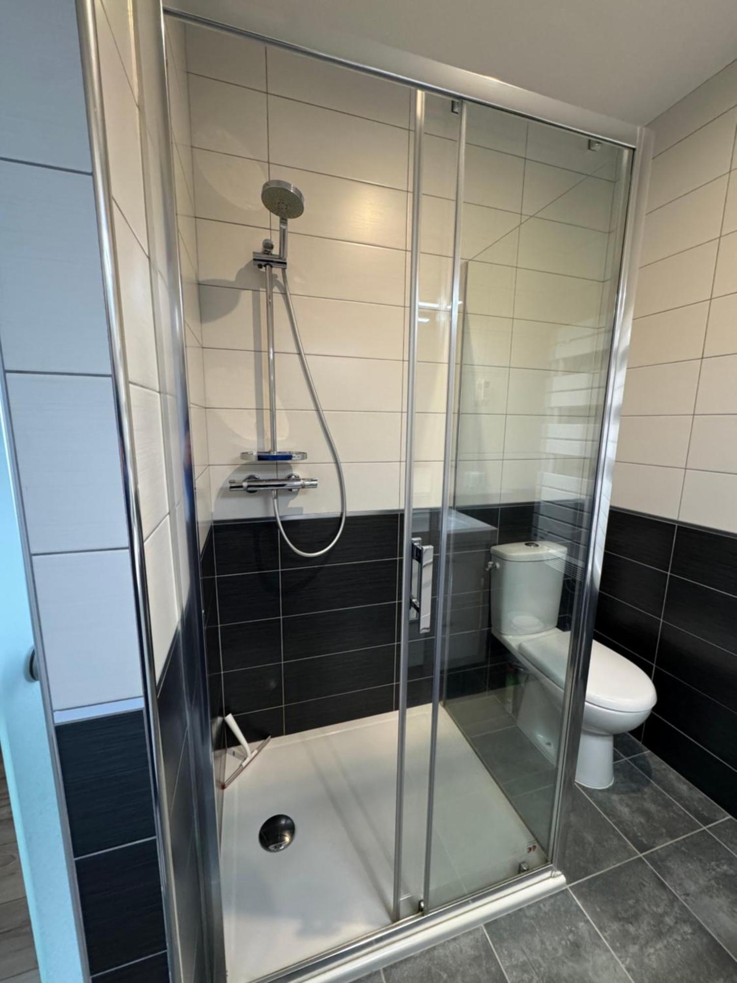 Appartement Le Madargue Idealement Place Châtel-Guyon Buitenkant foto