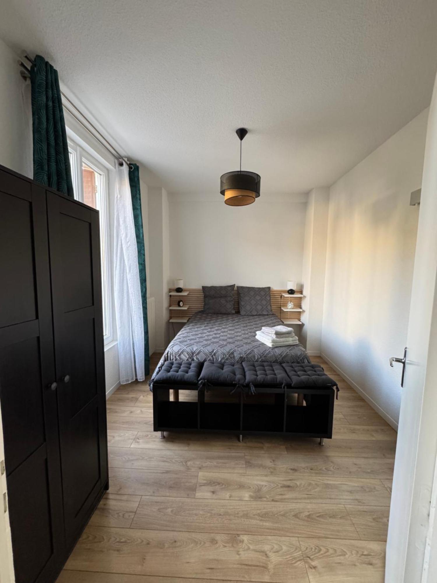 Appartement Le Madargue Idealement Place Châtel-Guyon Buitenkant foto